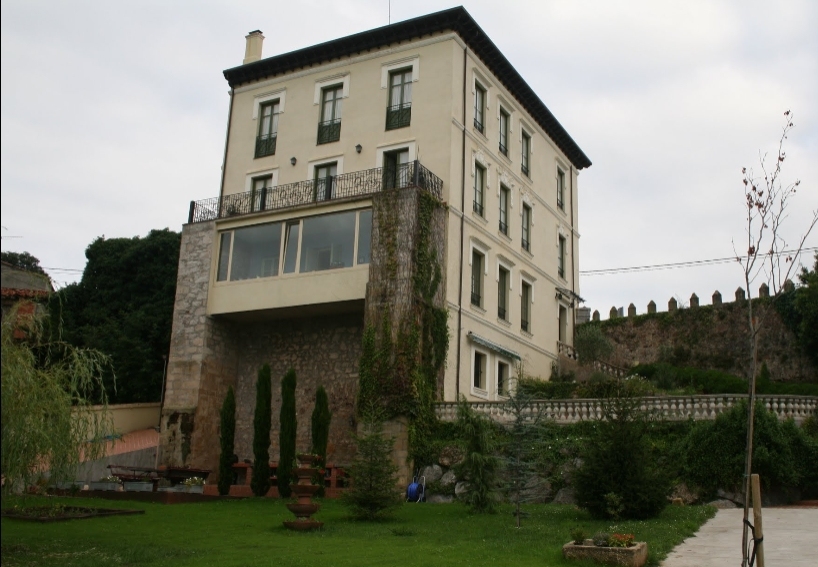 Ländliches Haus in Laredo Cantabria