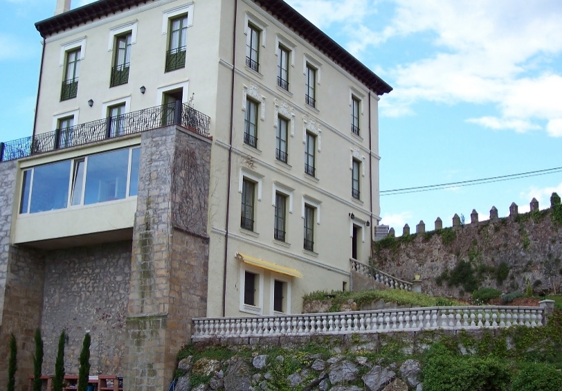 Ländliches Haus in Laredo Cantabria